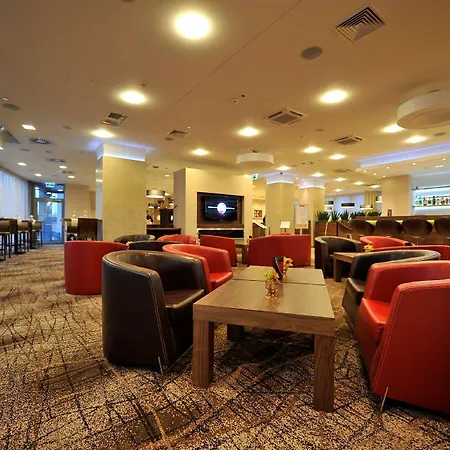 Отель Hilton Garden 4*