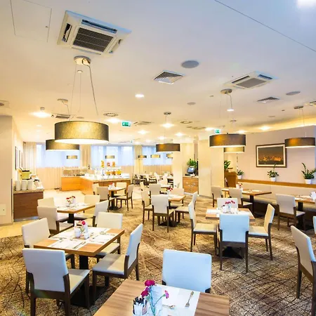 Hilton Garden 4*