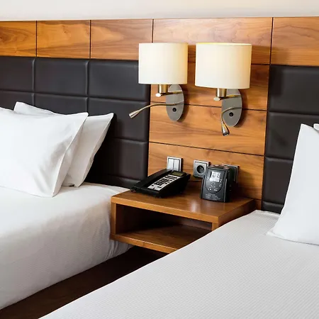 Отель Hilton Garden 4*