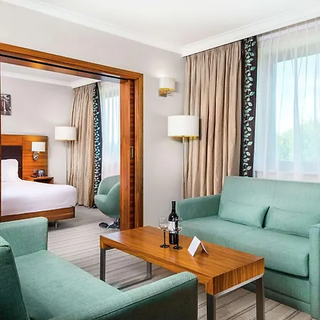 Отель Hilton Garden 4*