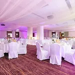 מלון Hilton Garden