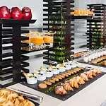 מלון Hilton Garden